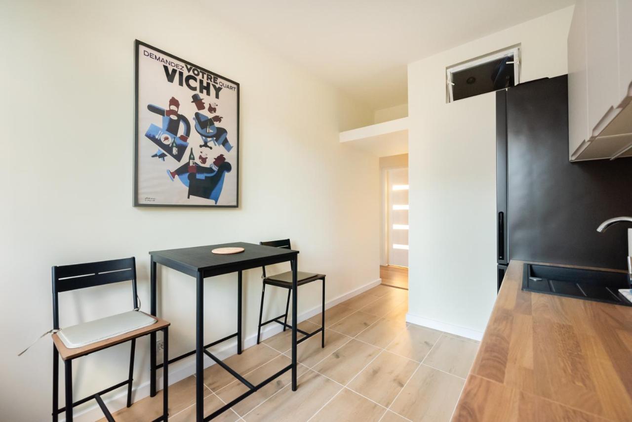 Ochota Sunny Apartment วอร์ซอ ภายนอก รูปภาพ