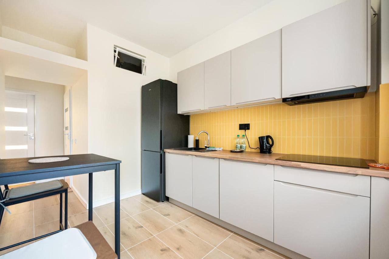 Ochota Sunny Apartment วอร์ซอ ภายนอก รูปภาพ